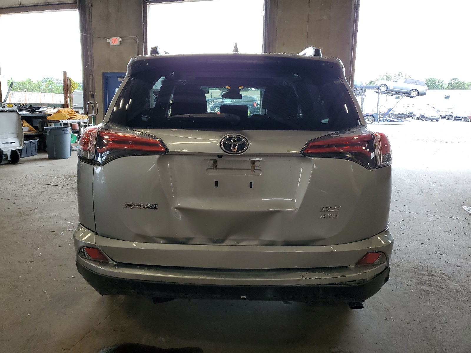 2T3RFREVXHW638648 2017 Toyota Rav4 Xle
