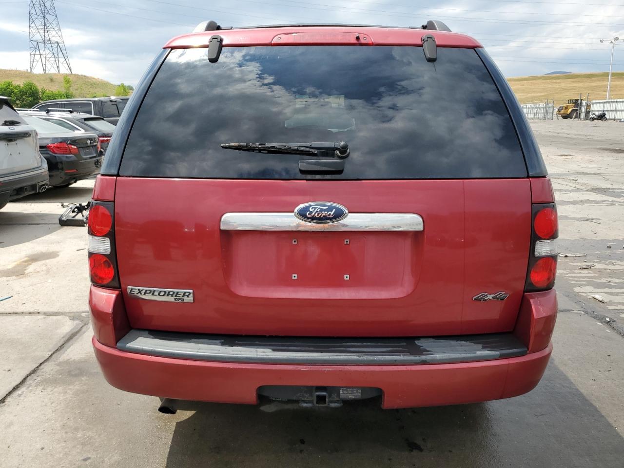 2008 Ford Explorer Xlt VIN: 1FMEU73E98UB19823 Lot: 63670344