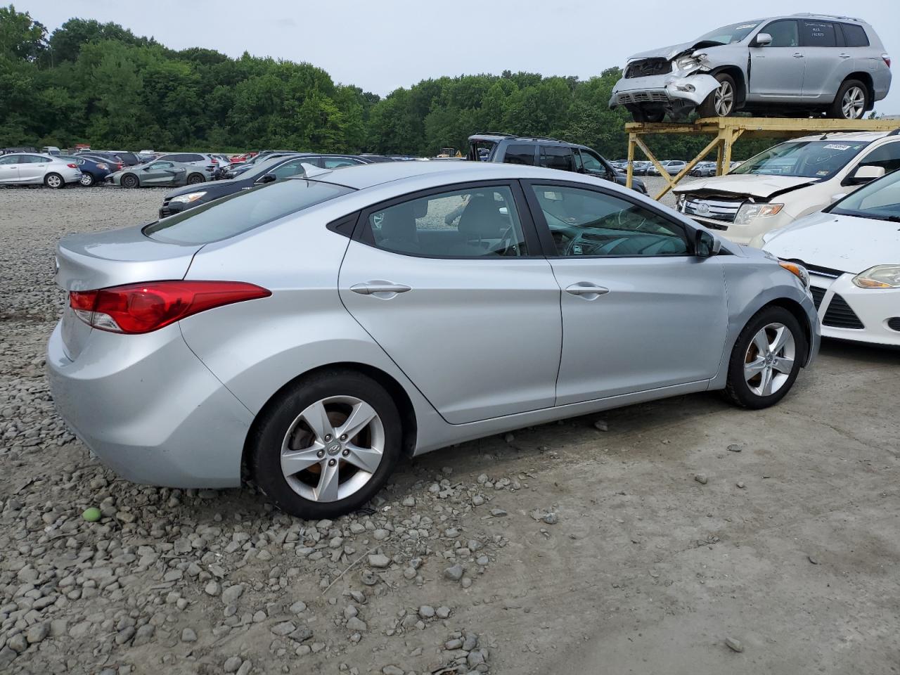 2013 Hyundai Elantra - Image 3