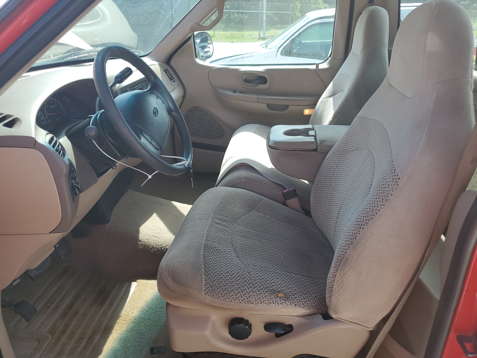 1FTRF17W9XNC04119 1999 Ford F150