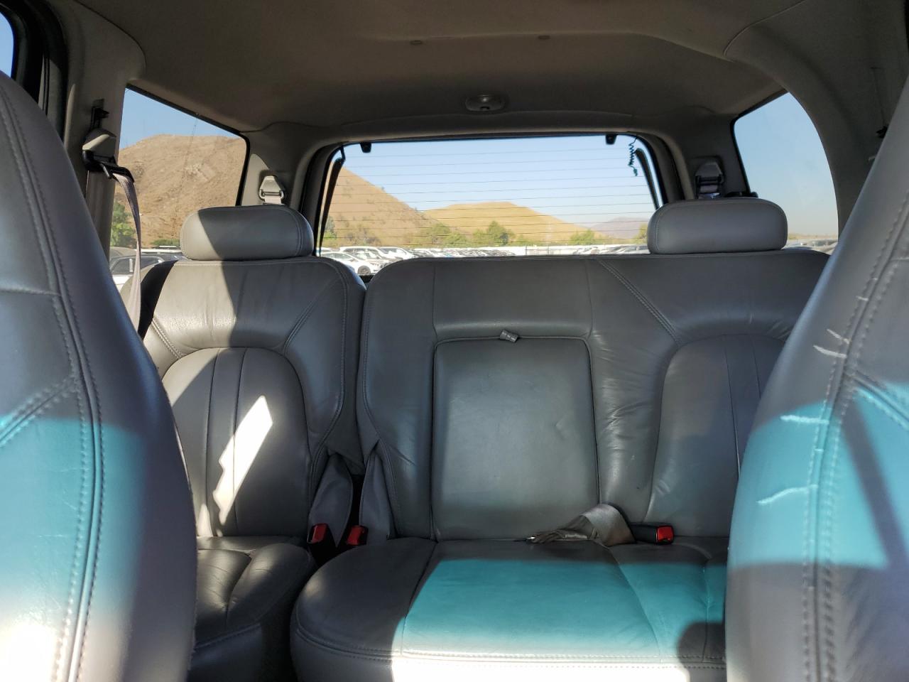 2000 Ford Expedition Eddie Bauer VIN: 1FMPU18L0YLA83071 Lot: 63739304