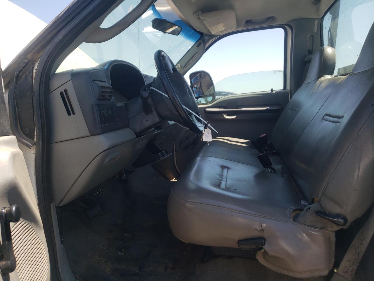 2005 Ford F250 - Image 7