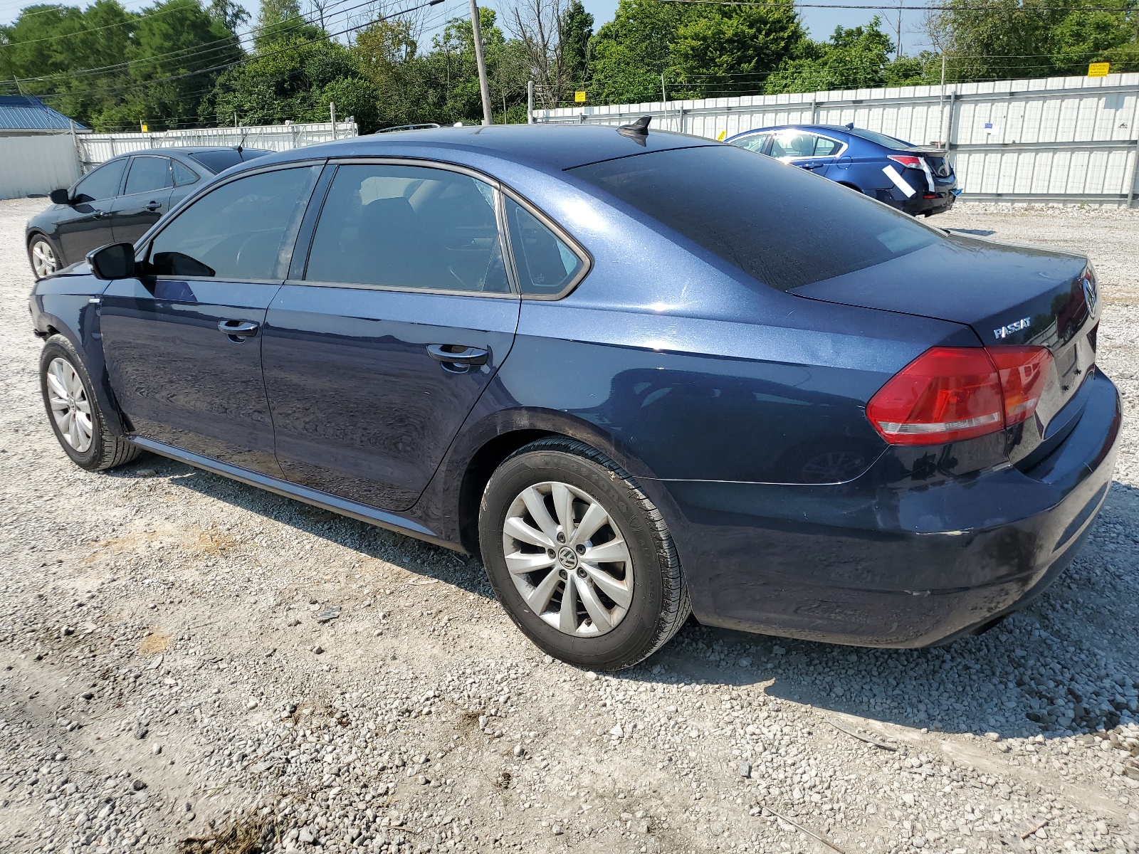 2014 Volkswagen Passat S vin: 1VWAT7A3XEC064255