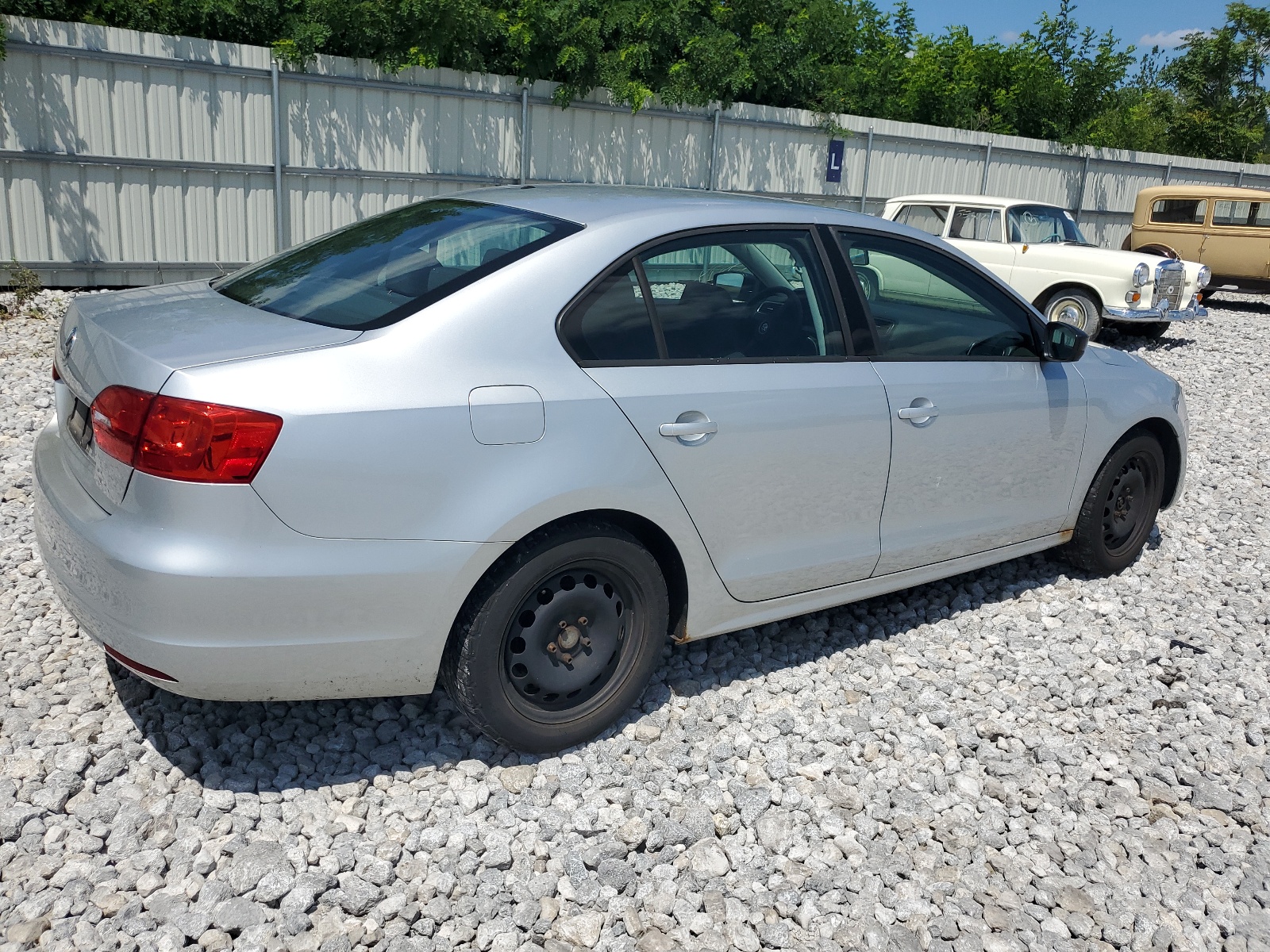 2013 Volkswagen Jetta Base vin: 3VW2K7AJ3DM216945