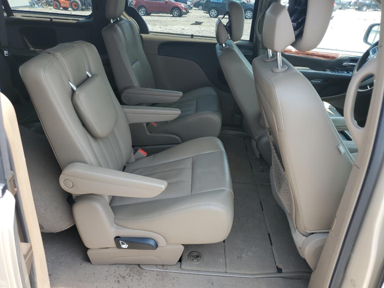 2015 Chrysler Town & Country Touring L VIN: 2C4RC1CG9FR513999 Lot: 63064964