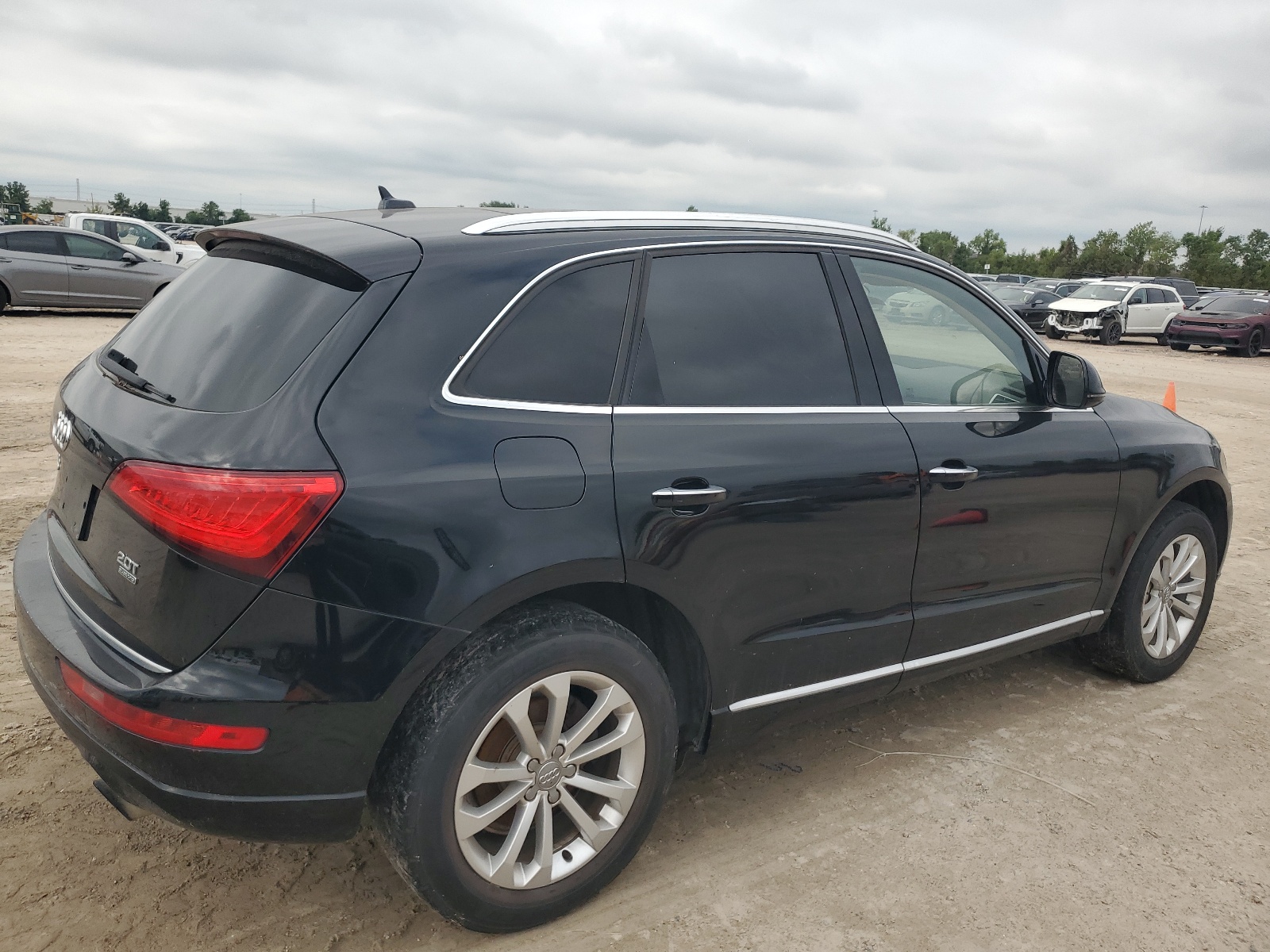 2016 Audi Q5 Premium vin: WA1C2AFP1GA013985