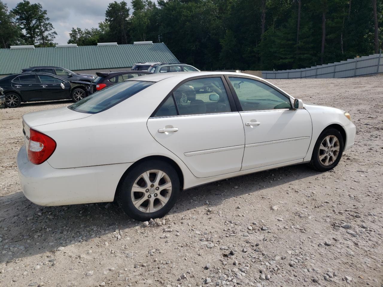 2004 Toyota Camry Le VIN: JTDBE32K240271870 Lot: 65217904