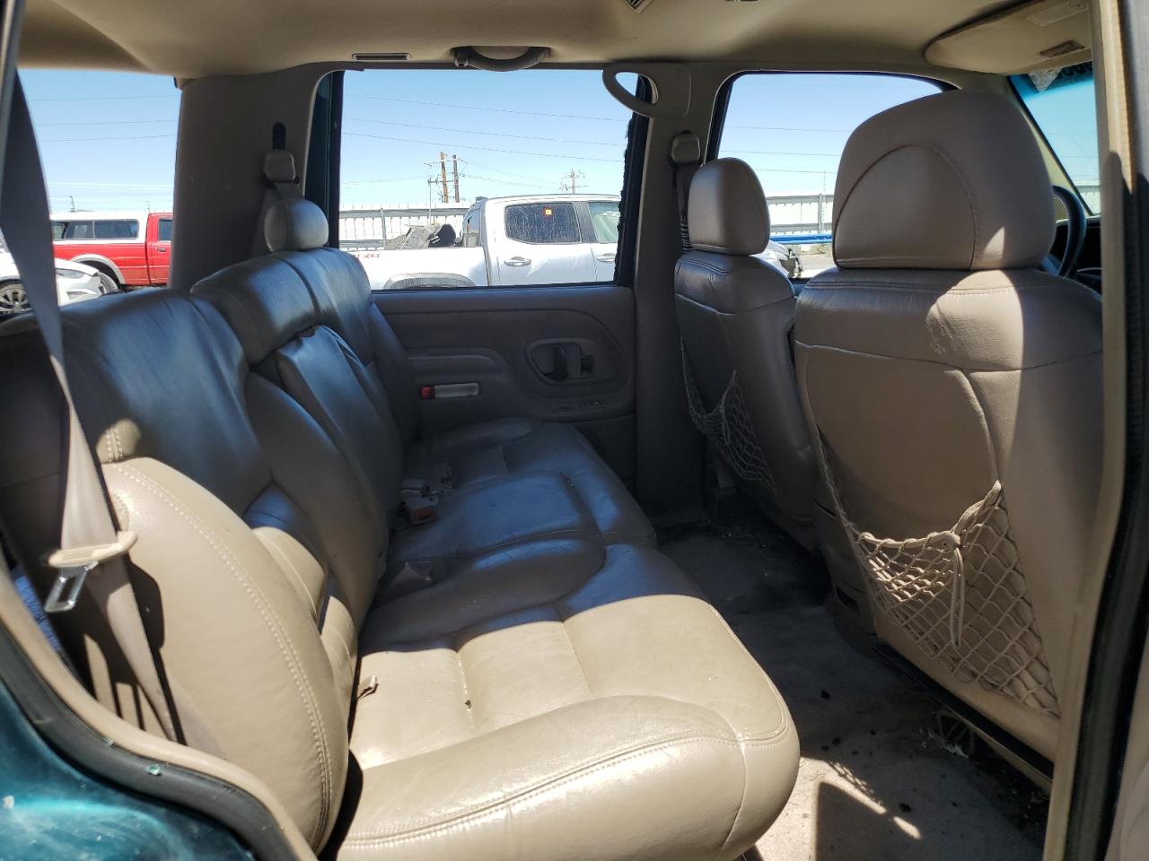 1997 Chevrolet Tahoe K1500 VIN: 1GNEK13R0VJ437621 Lot: 52763335