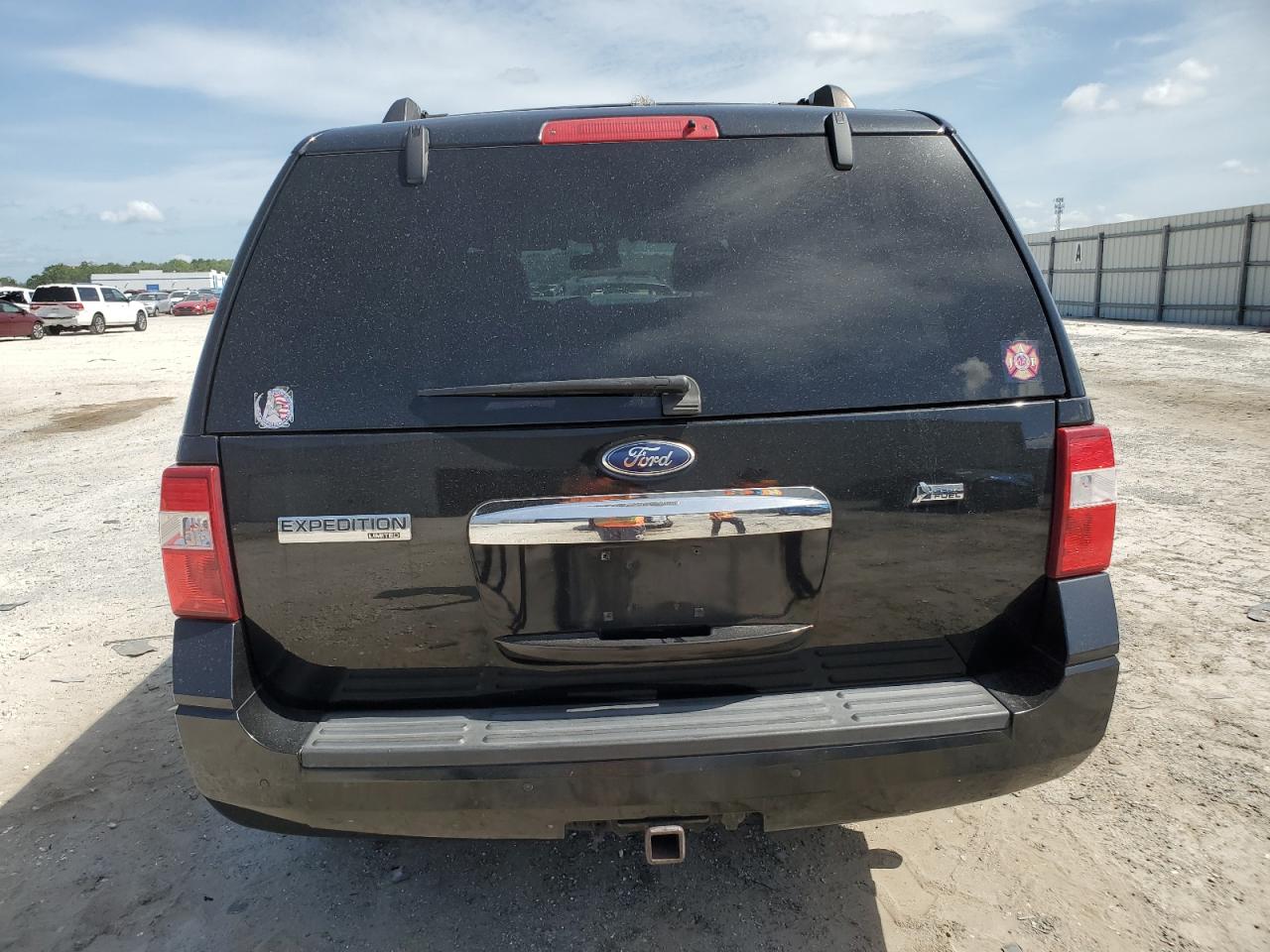 2011 Ford Expedition Limited VIN: 1FMJU1K52BEF02016 Lot: 64360824