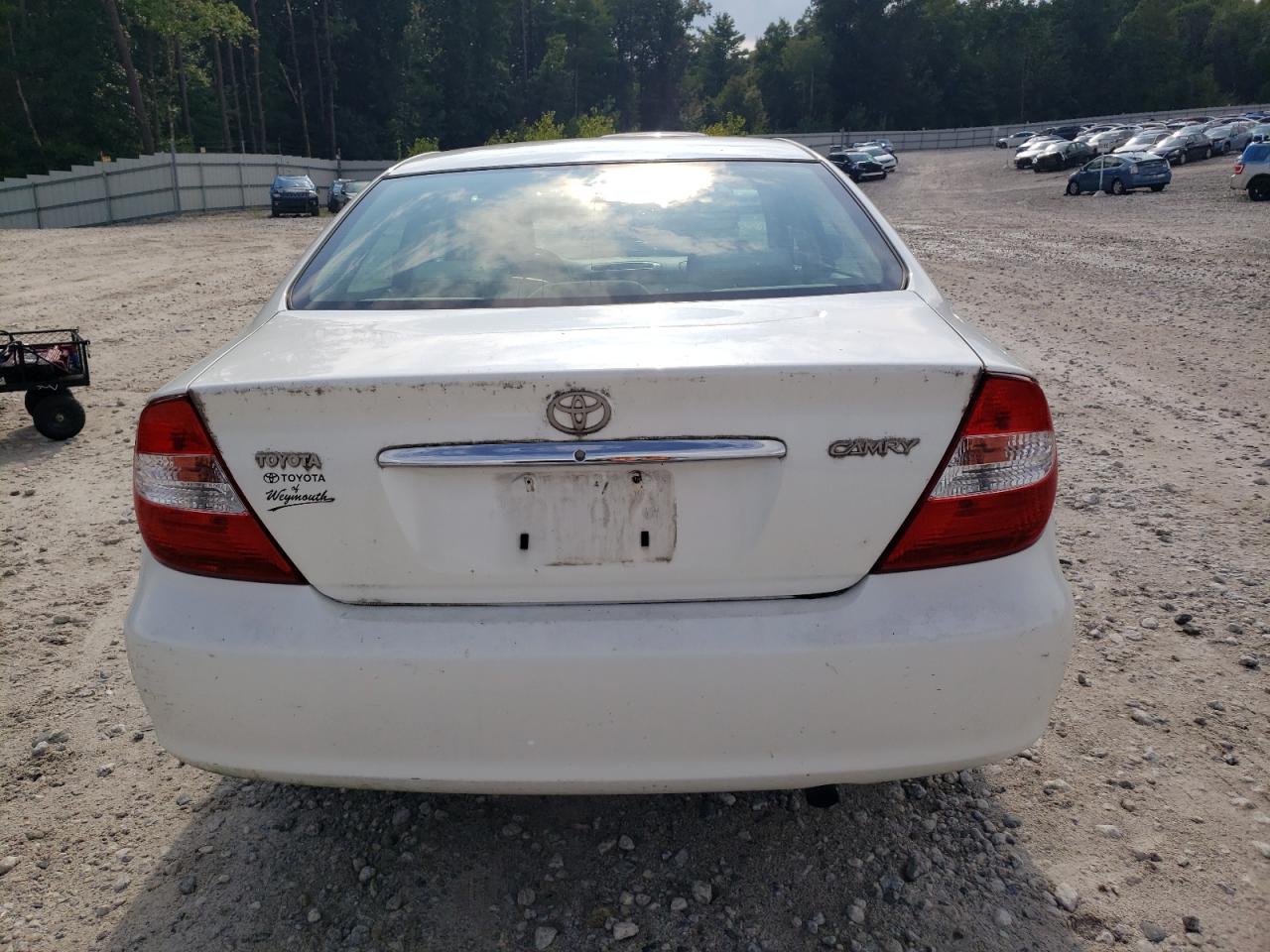 JTDBE32K240271870 2004 Toyota Camry Le