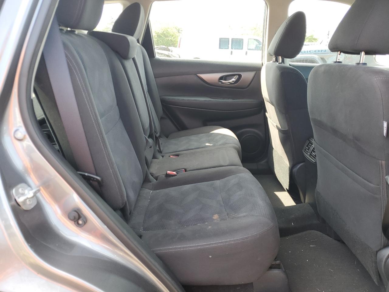 2015 Nissan Rogue S VIN: KNMAT2MT6FP515239 Lot: 64238144