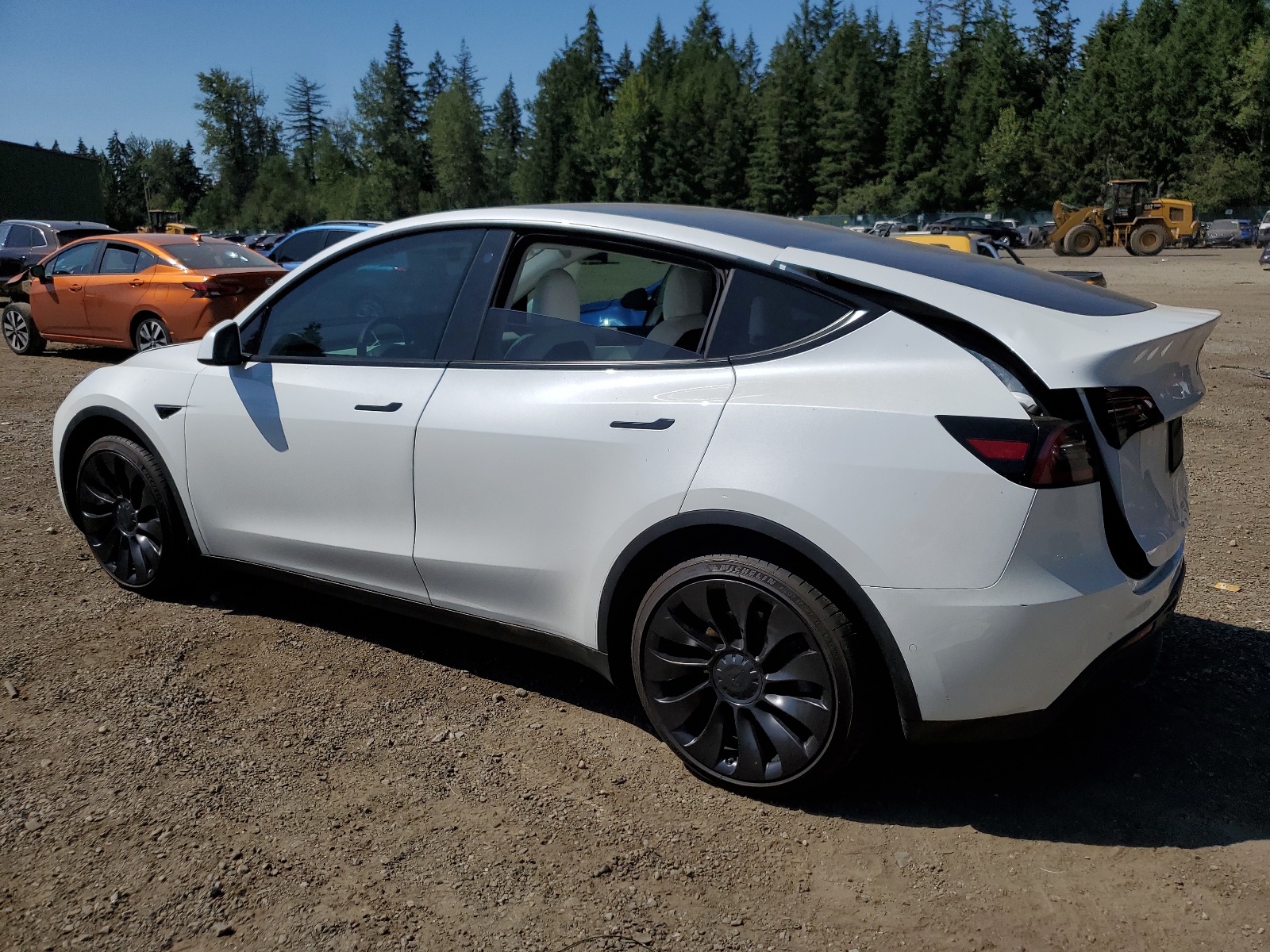 2021 Tesla Model Y vin: 5YJYGDEE6MF257388