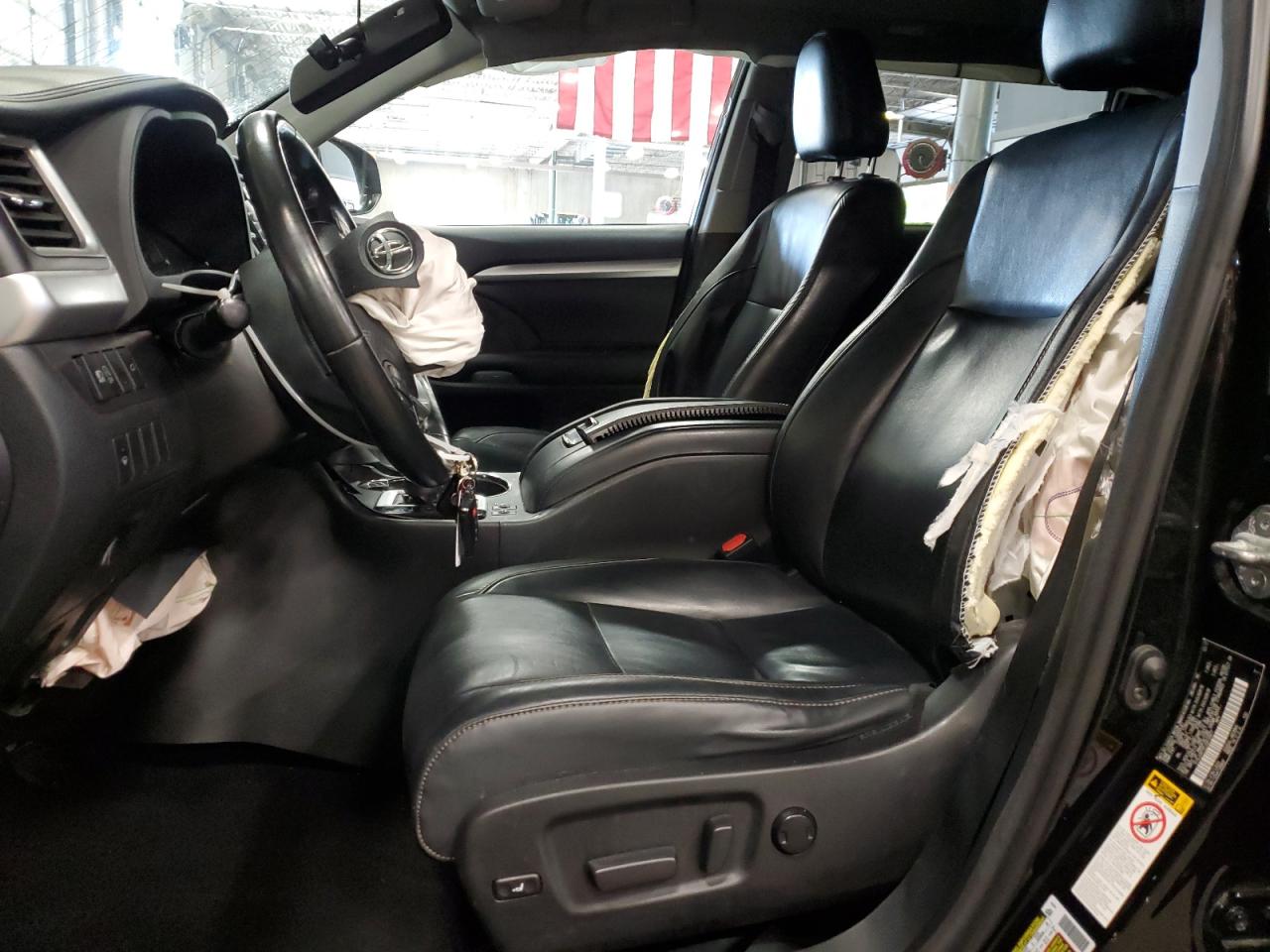 2018 Toyota Highlander Se VIN: 5TDJZRFH2JS812877 Lot: 62473354