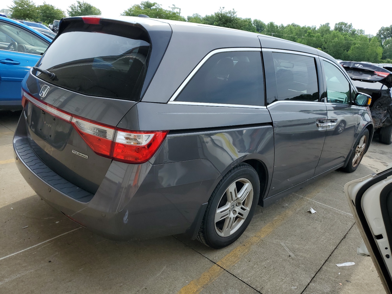 2013 Honda Odyssey Touring vin: 5FNRL5H99DB066732