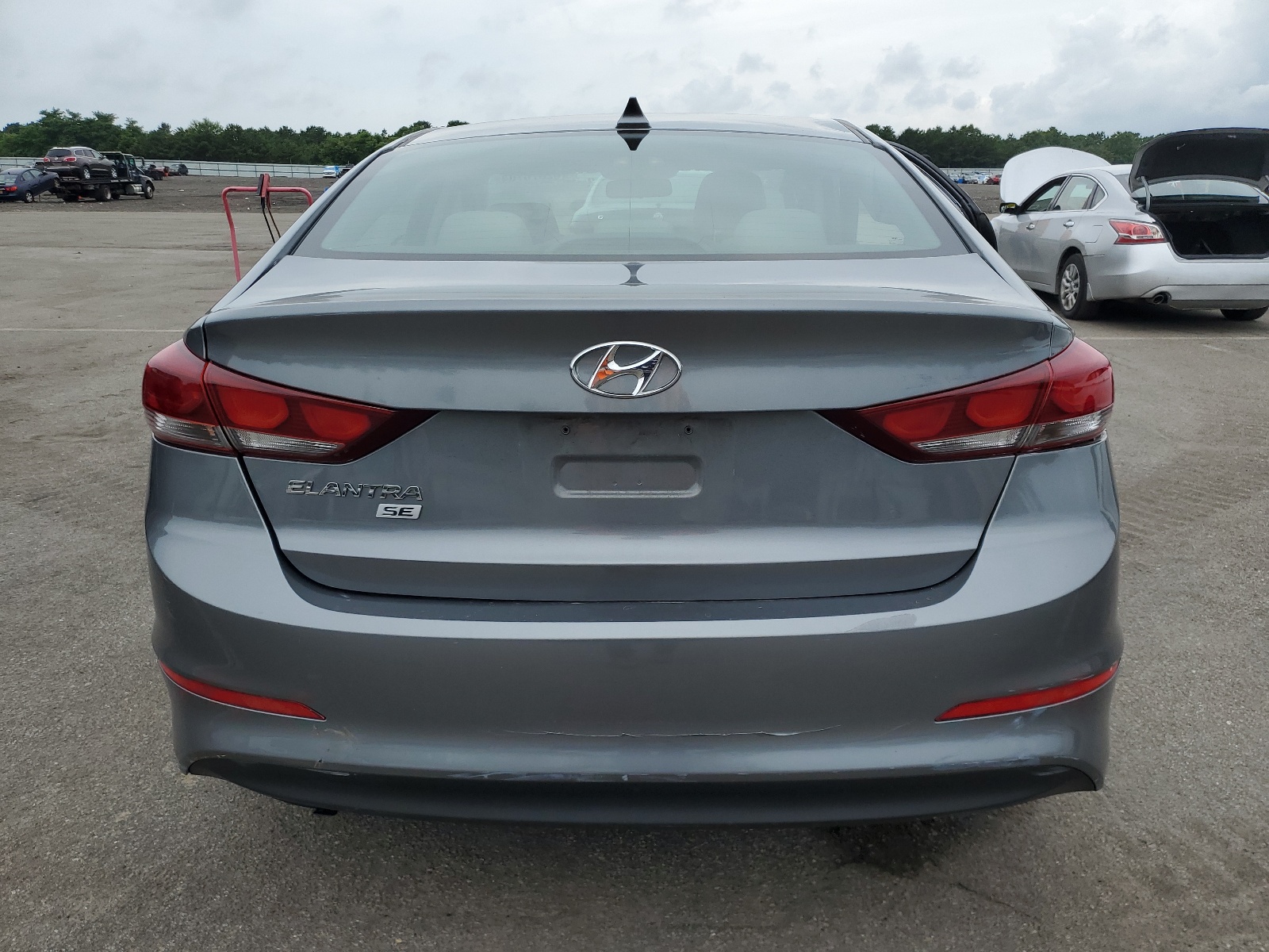 KMHD74LF4HU428710 2017 Hyundai Elantra Se