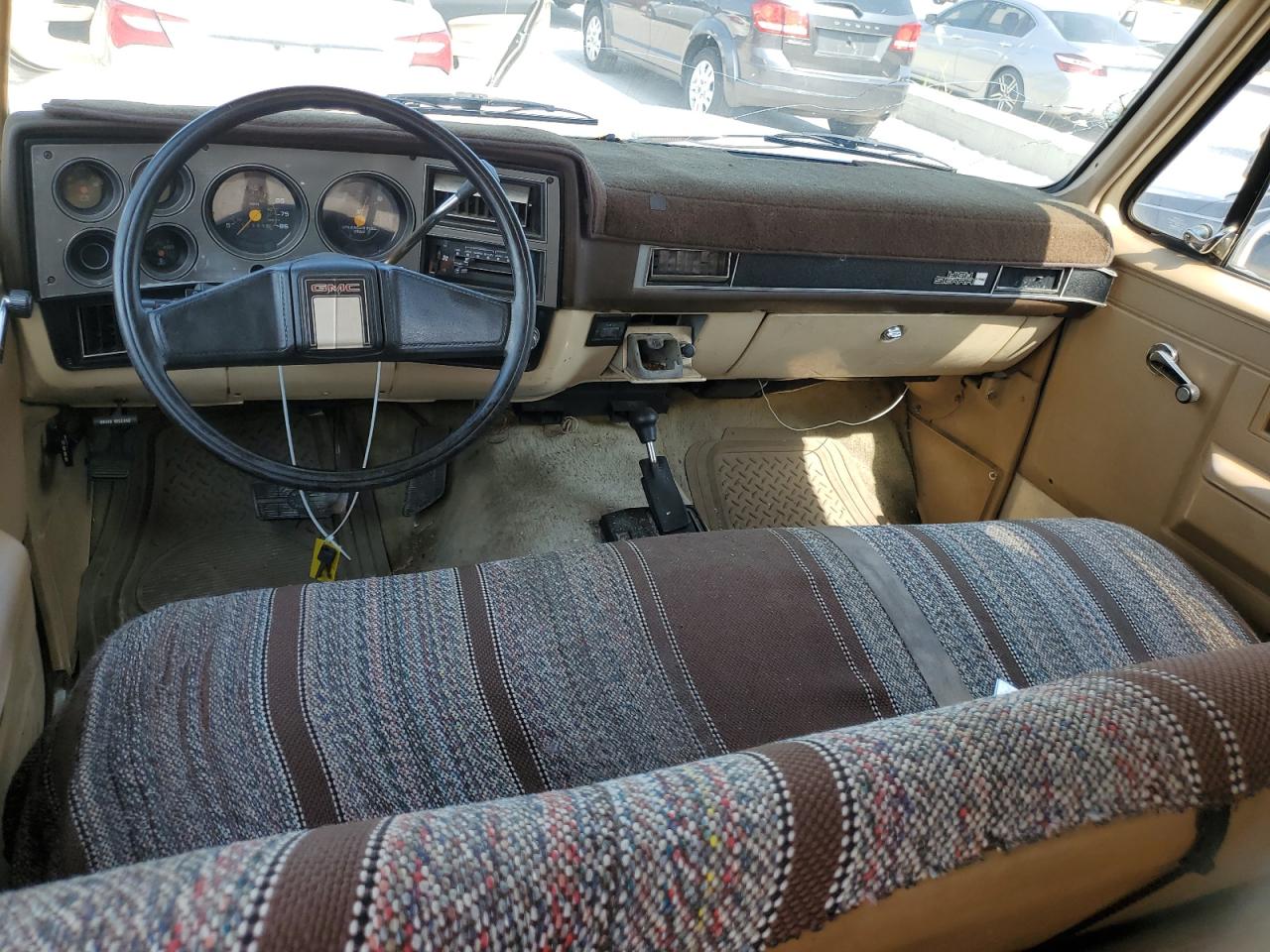 1987 GMC Suburban V25 Conventional VIN: 1GKGV26K8HF510937 Lot: 63352824