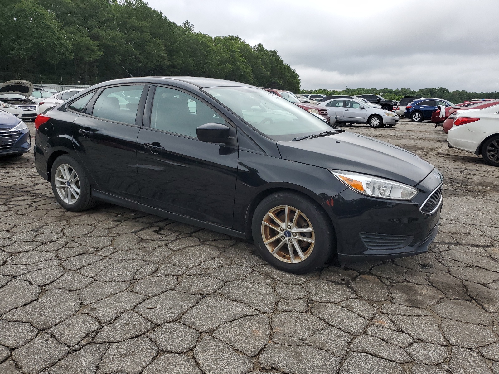 2018 Ford Focus Se vin: 1FADP3F26JL300476