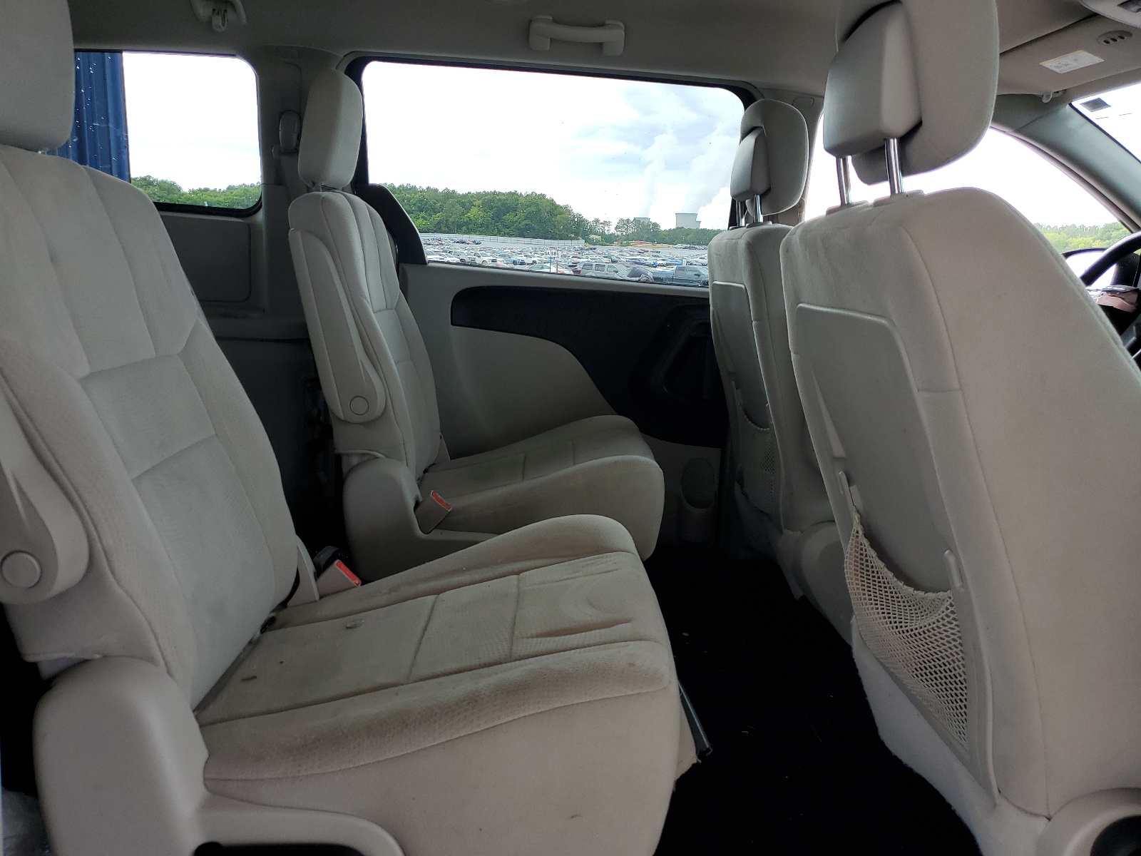 2A4RR5DG6BR702067 2011 Chrysler Town & Country Touring