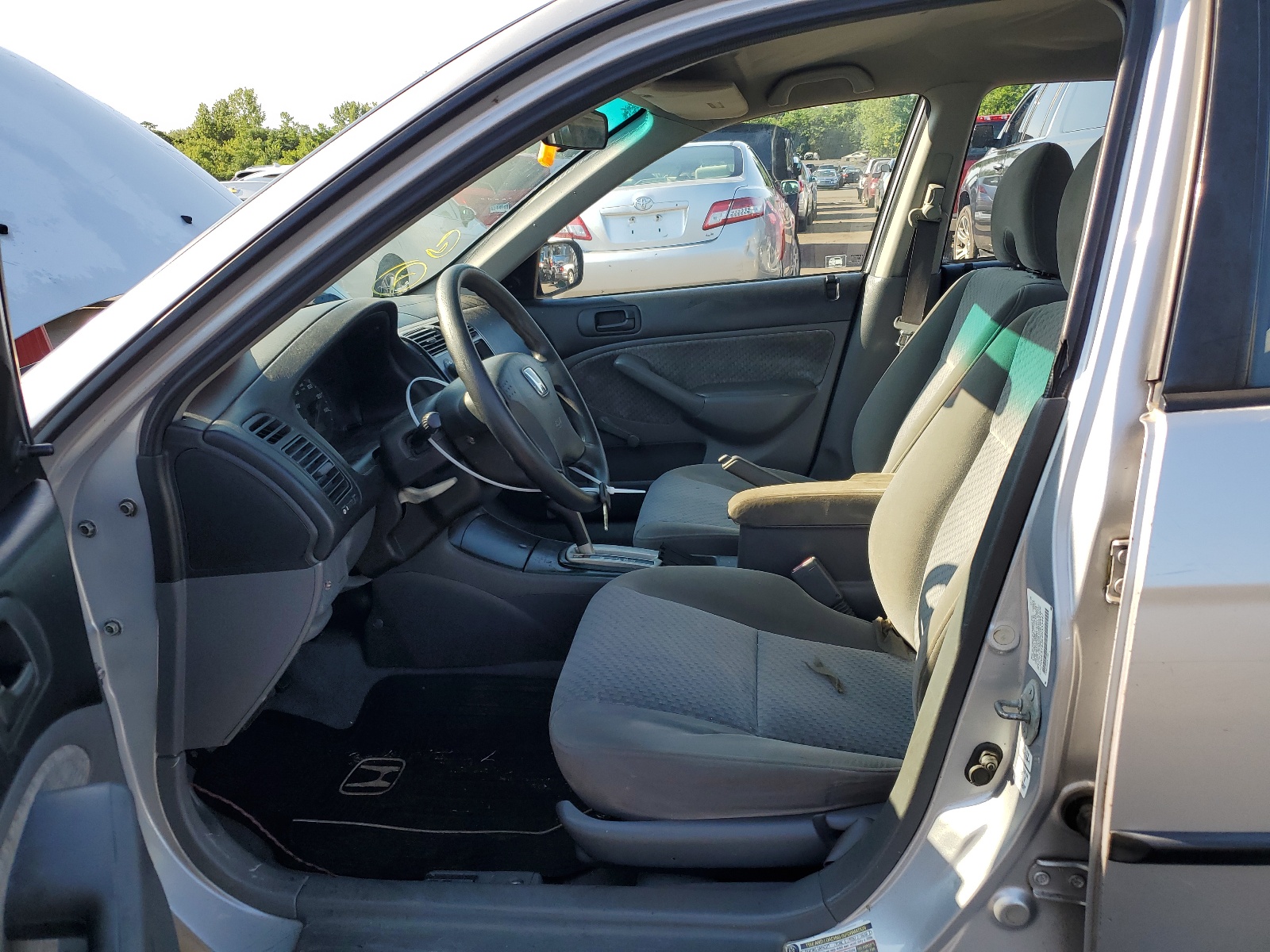 2HGES16364H555447 2004 Honda Civic Dx Vp