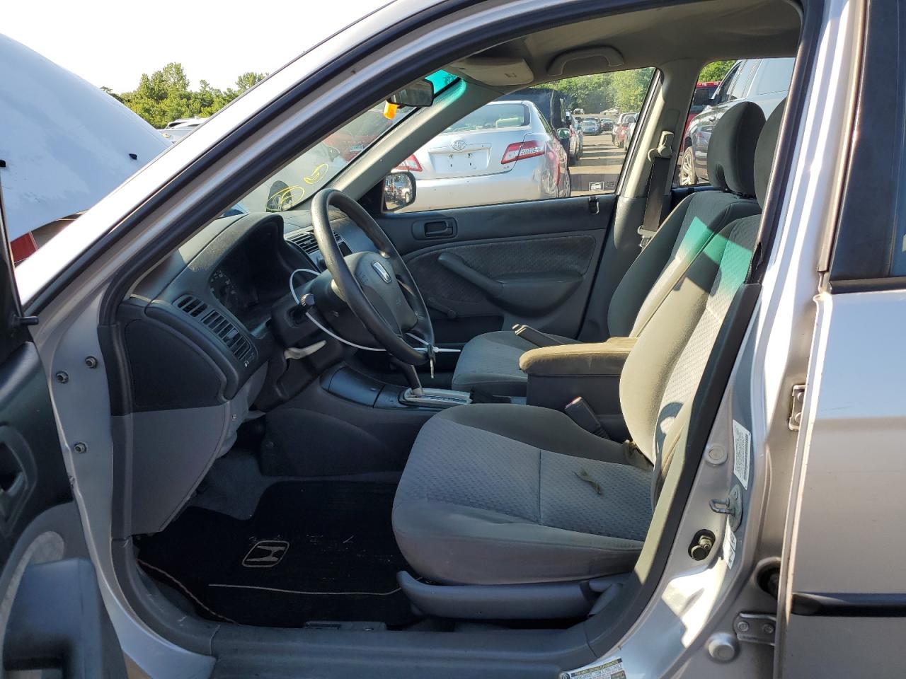 2004 Honda Civic Dx Vp VIN: 2HGES16364H555447 Lot: 63178954