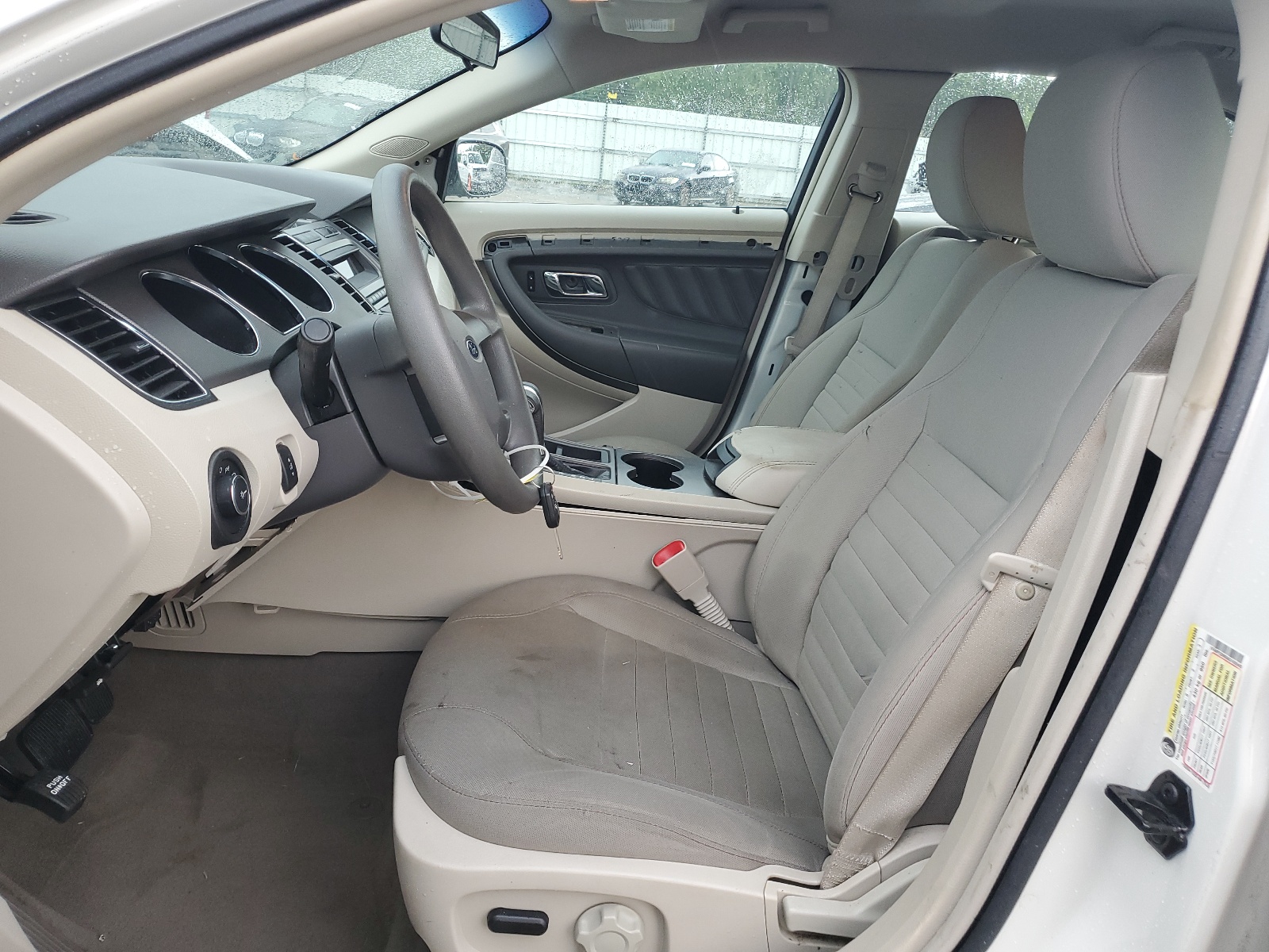 1FAHP2DW0AG165540 2010 Ford Taurus Se