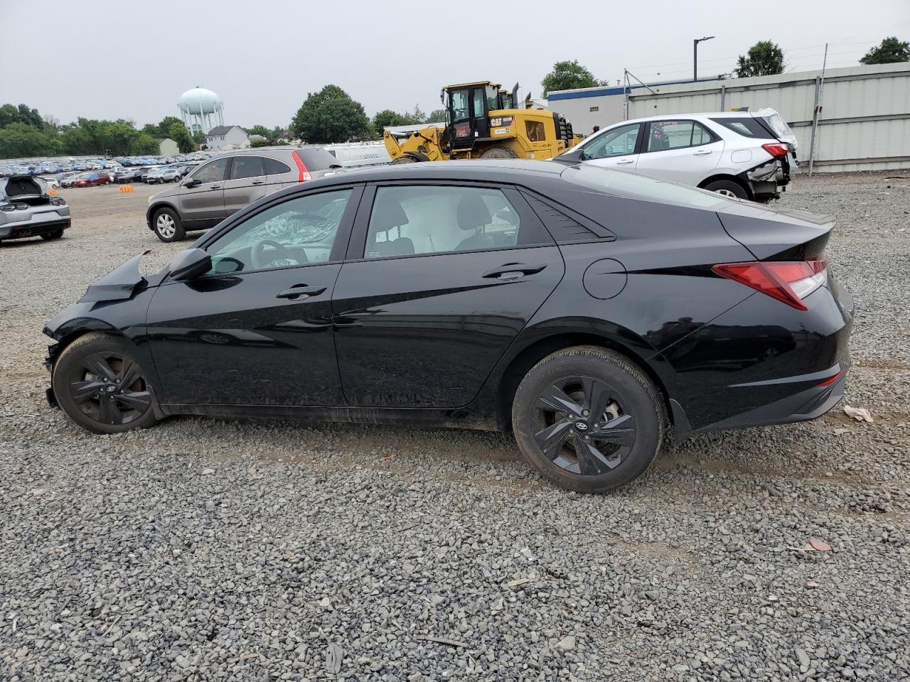 KMHLM4AG2PU380283 2023 HYUNDAI ELANTRA - Image 2