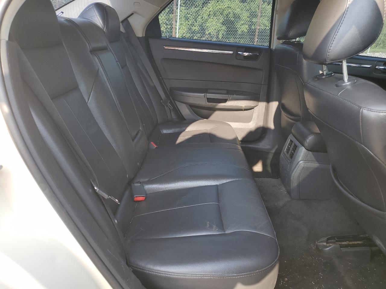 2010 Chrysler 300 Touring VIN: 2C3CA5CV1AH324848 Lot: 63217004