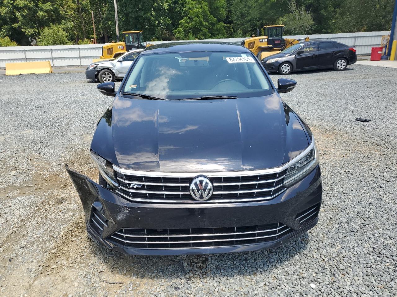 2017 Volkswagen Passat - Image 5