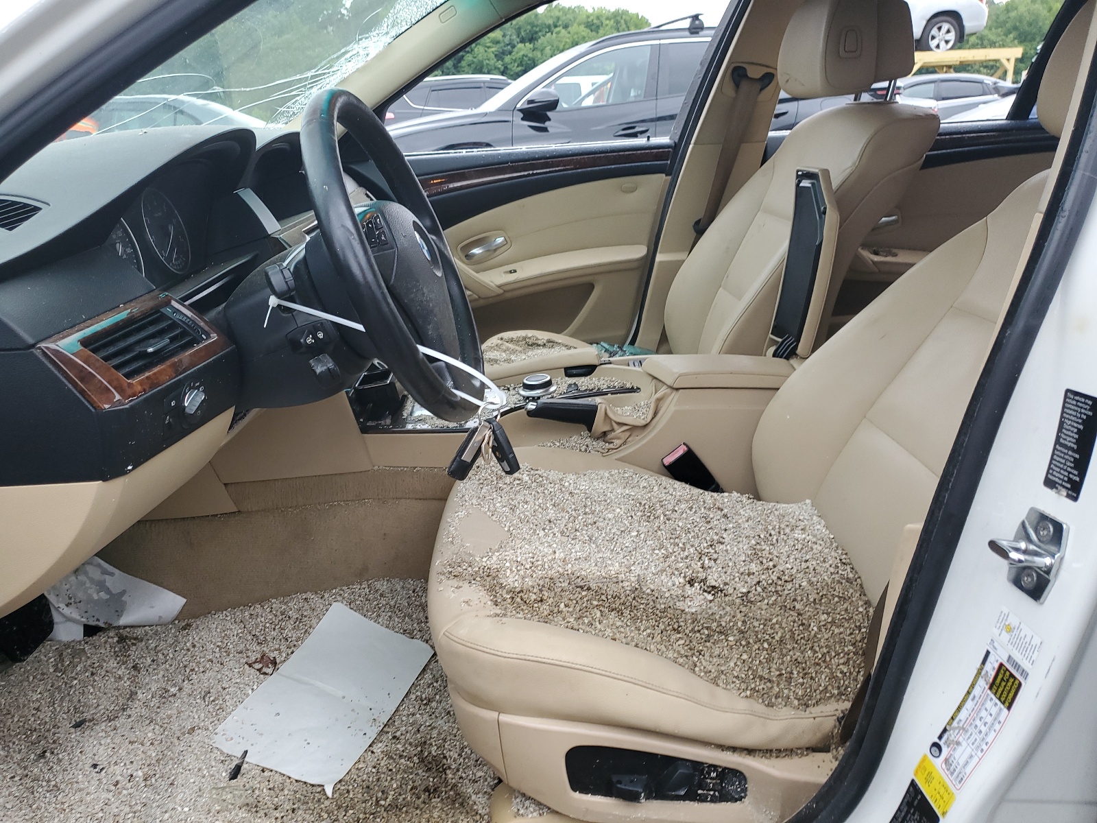 WBANV13598CZ59473 2008 BMW 528 Xi