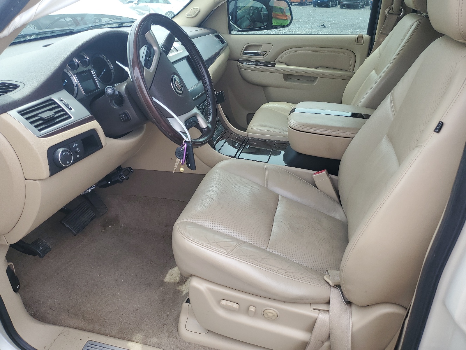 1GYS4BEF6BR103213 2011 Cadillac Escalade Luxury