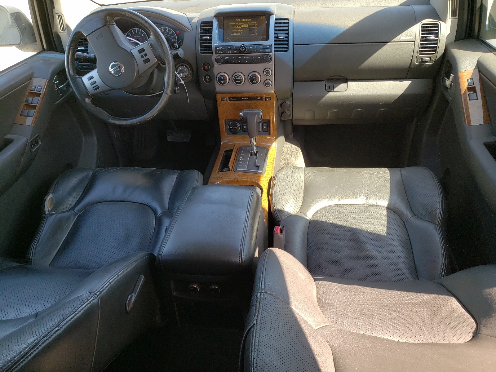 5N1AR18W85C708443 2005 Nissan Pathfinder Le