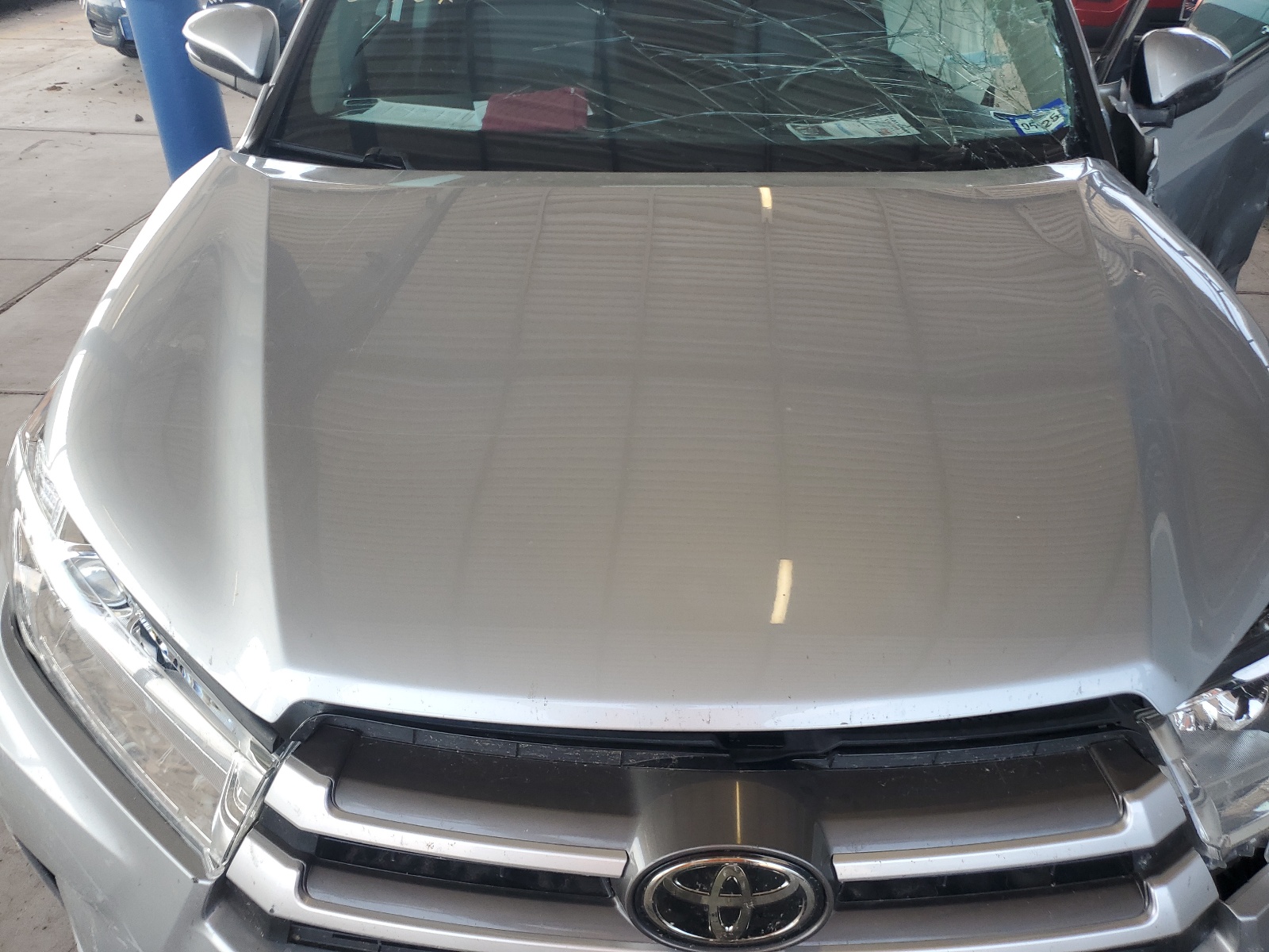 5TDKZRFH1JS534574 2018 Toyota Highlander Se