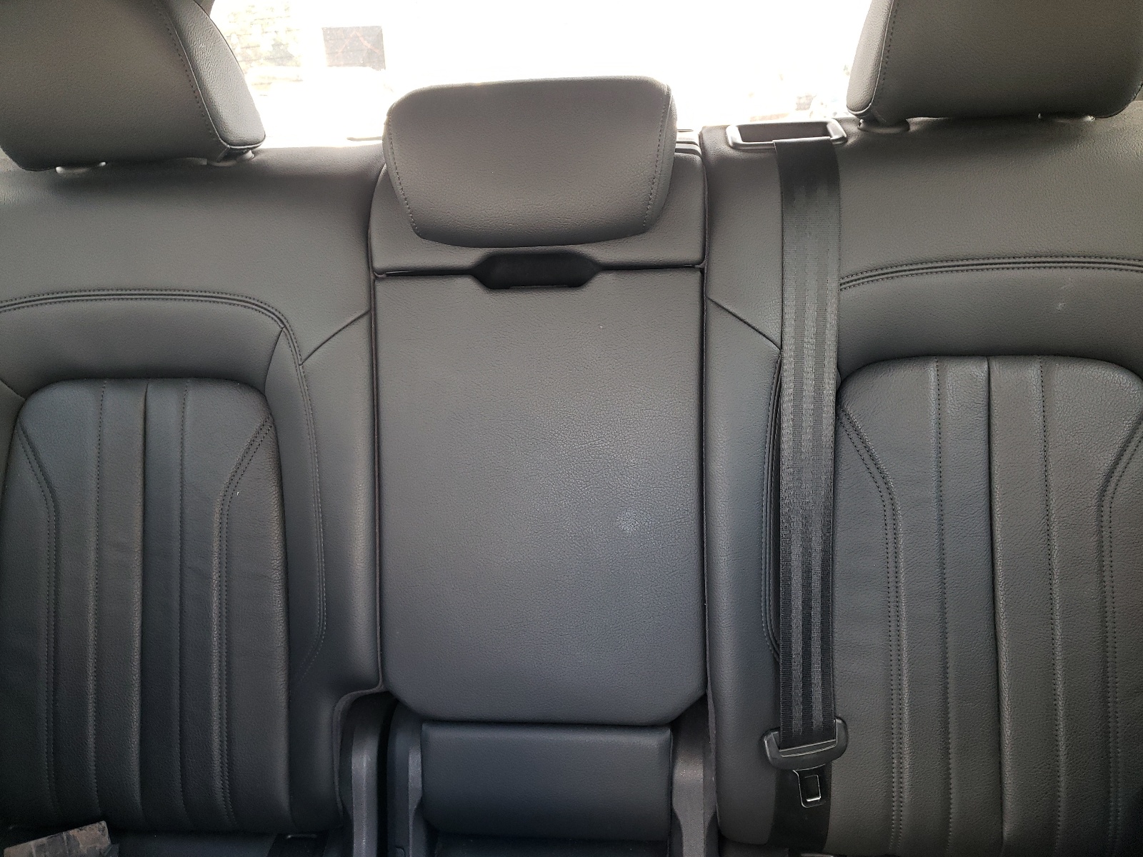 WA1ANAFY7J2006015 2018 Audi Q5 Premium