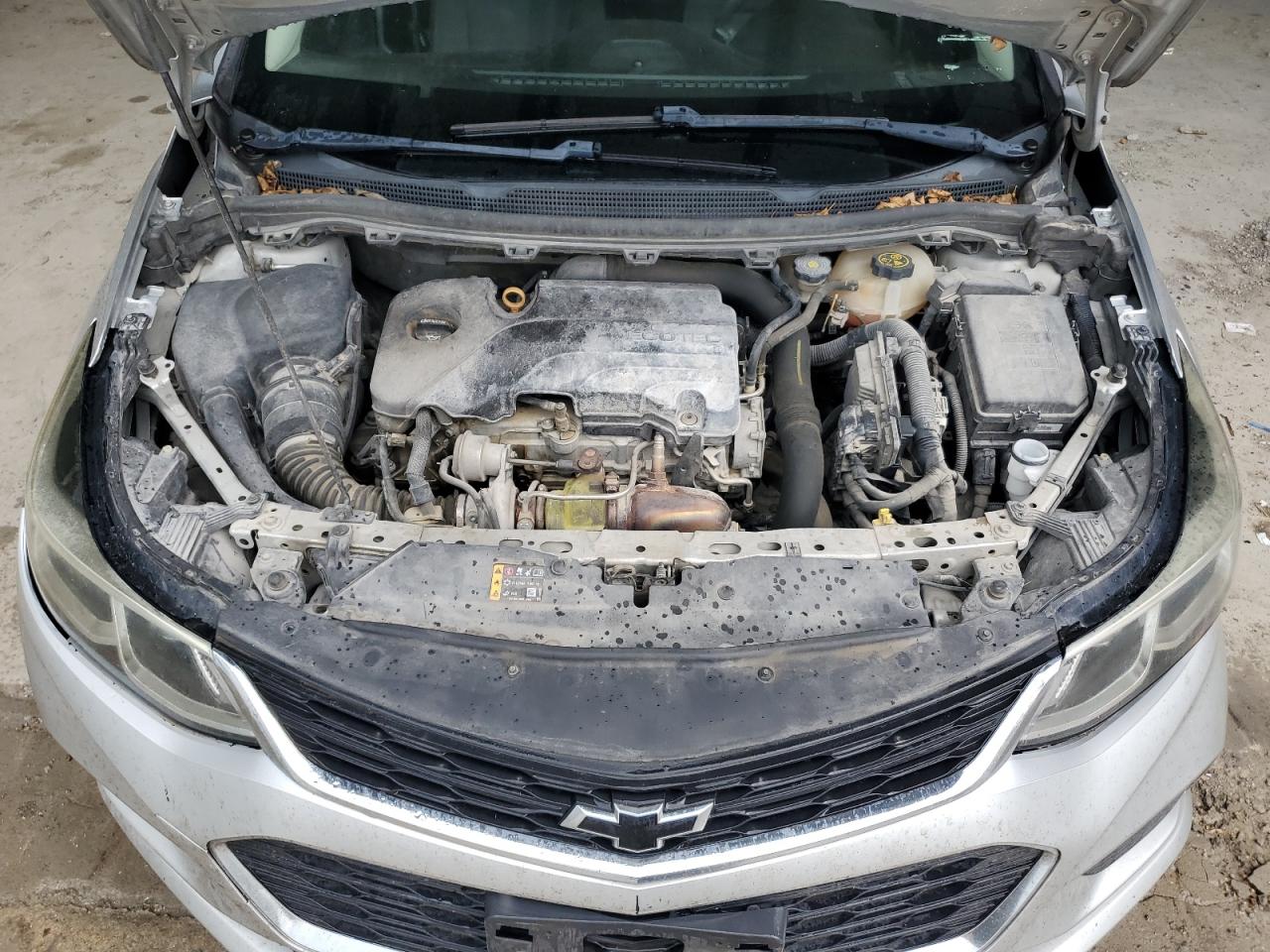 2018 Chevrolet Cruze - Image 11