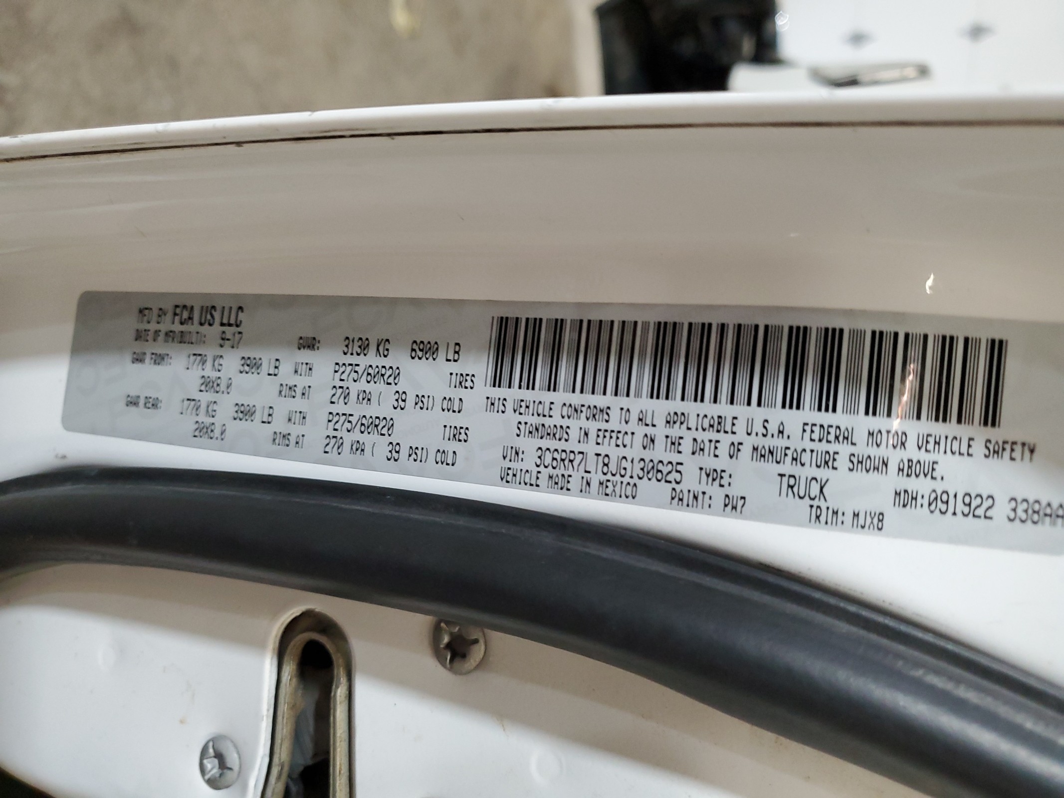 3C6RR7LT8JG130625 2018 Ram 1500 Slt