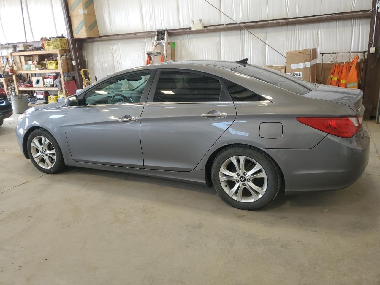 2012 Hyundai Sonata - Image 2