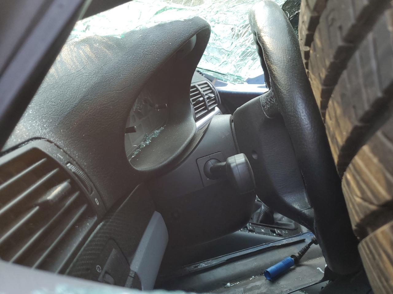 2002 BMW 325 I VIN: WBAEV334X2KL57620 Lot: 63104154