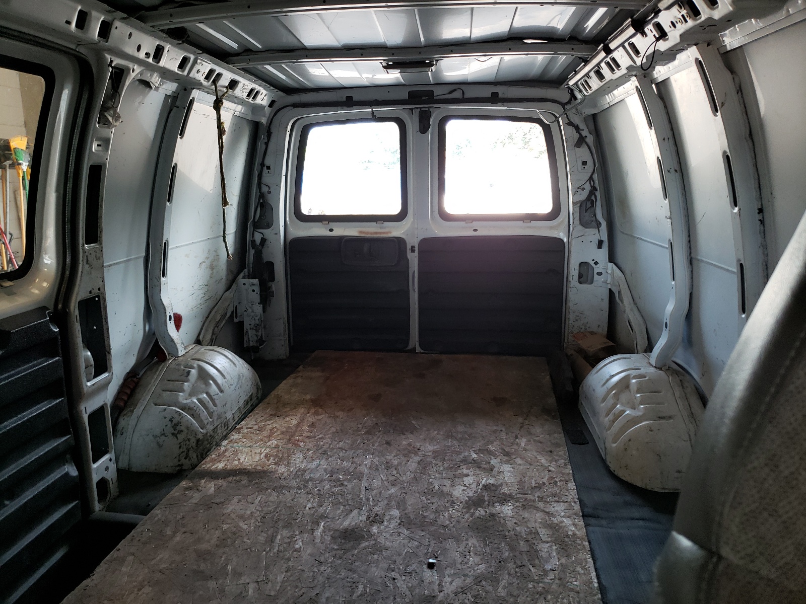 1GCHG35K981157056 2008 Chevrolet Express G3500