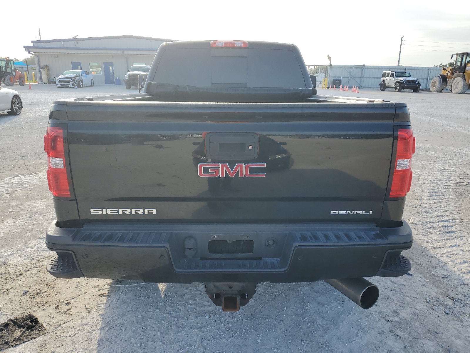 1GT12UEY9JF176855 2018 GMC Sierra K2500 Denali