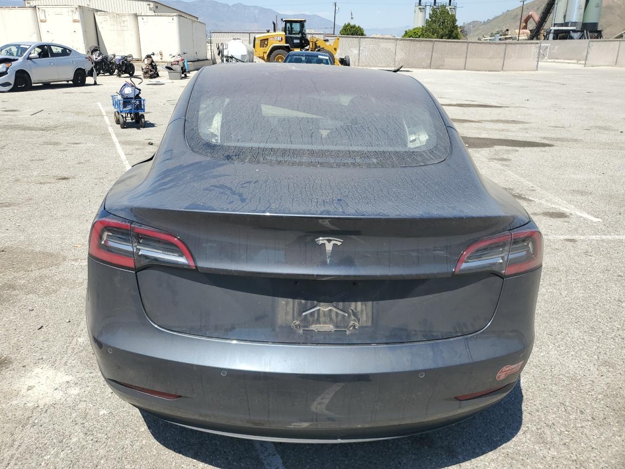 2018 Tesla Model 3 VIN: 5YJ3E1EA1JF005961 Lot: 61679724