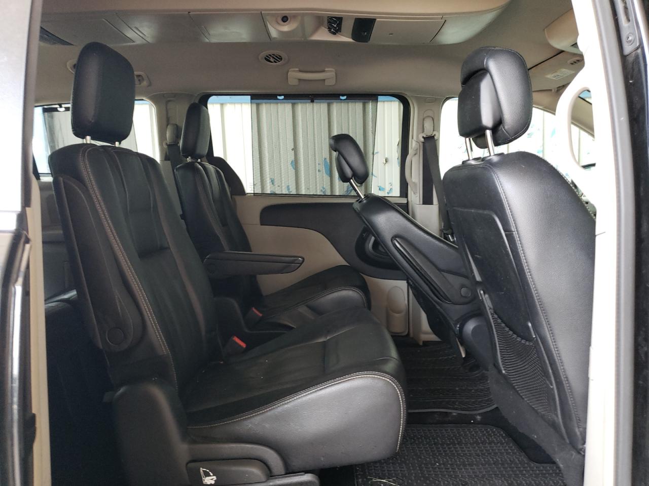 2015 Chrysler Town & Country Touring L VIN: 2C4RC1CG9FR577573 Lot: 64639734