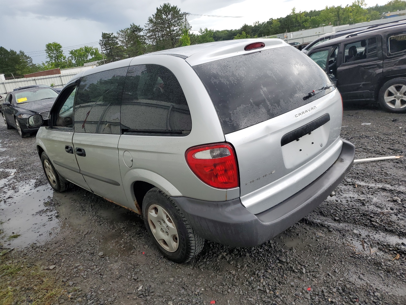 1B4GP25362B737538 2002 Dodge Caravan Se