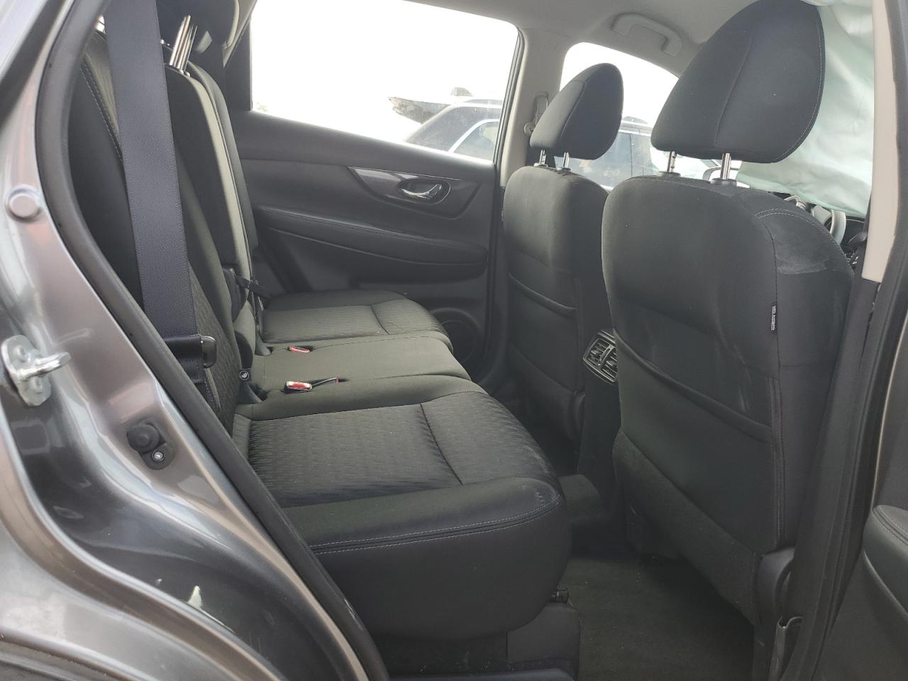 2017 Nissan Rogue S VIN: KNMAT2MV5HP602702 Lot: 64512504