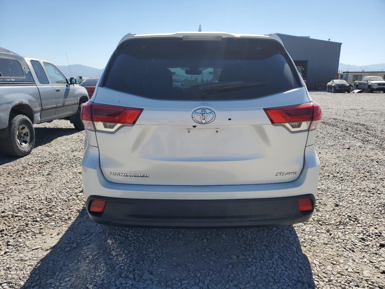 2017 Toyota Highlander Se VIN: 5TDJZRFH2HS517451 Lot: 60965644