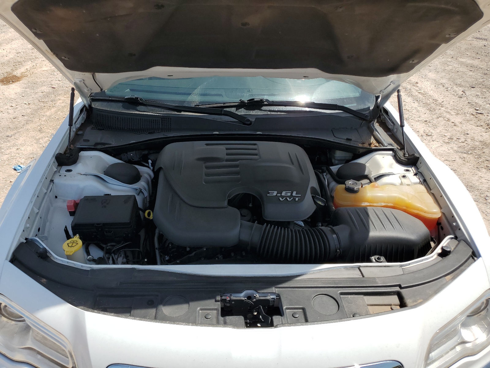 2C3CCAAGXDH589070 2013 Chrysler 300