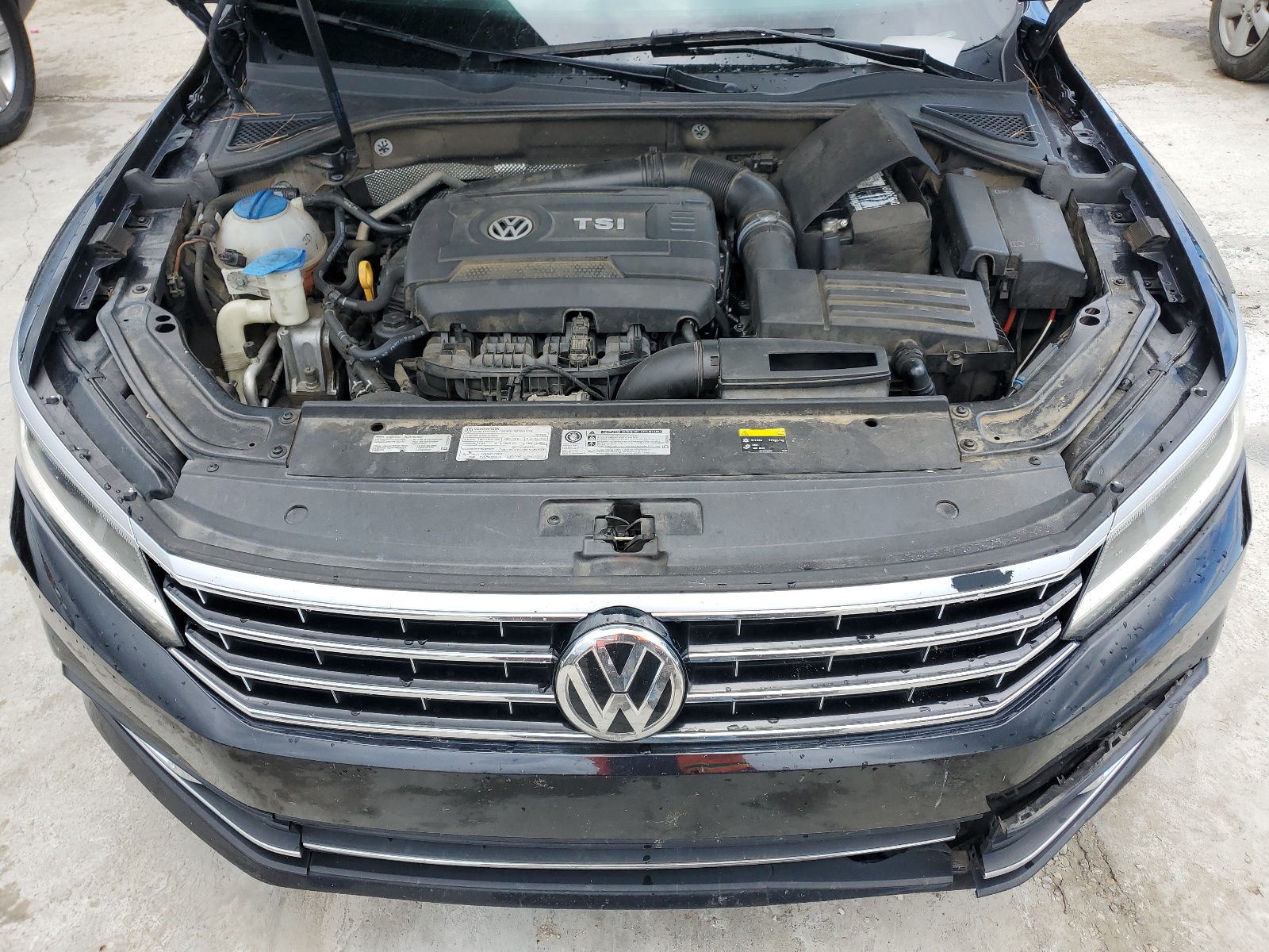 1VWBT7A3XHC009619 2017 Volkswagen Passat Se