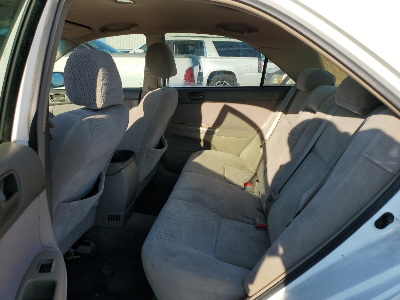 2004 Toyota Camry Le VIN: 4T1BE32K04U361961 Lot: 63632694