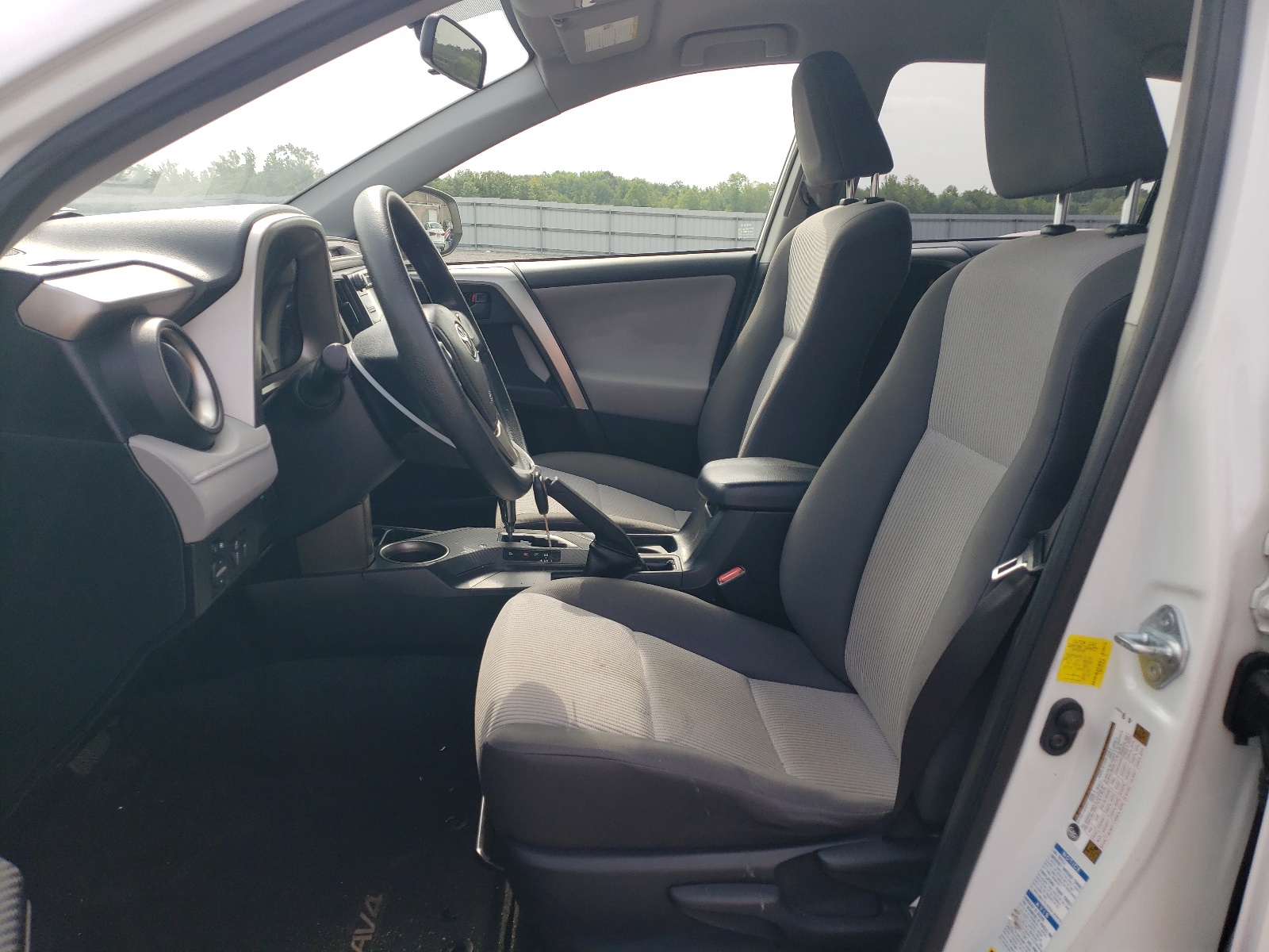 JTMBFREV2EJ003757 2014 Toyota Rav4 Le