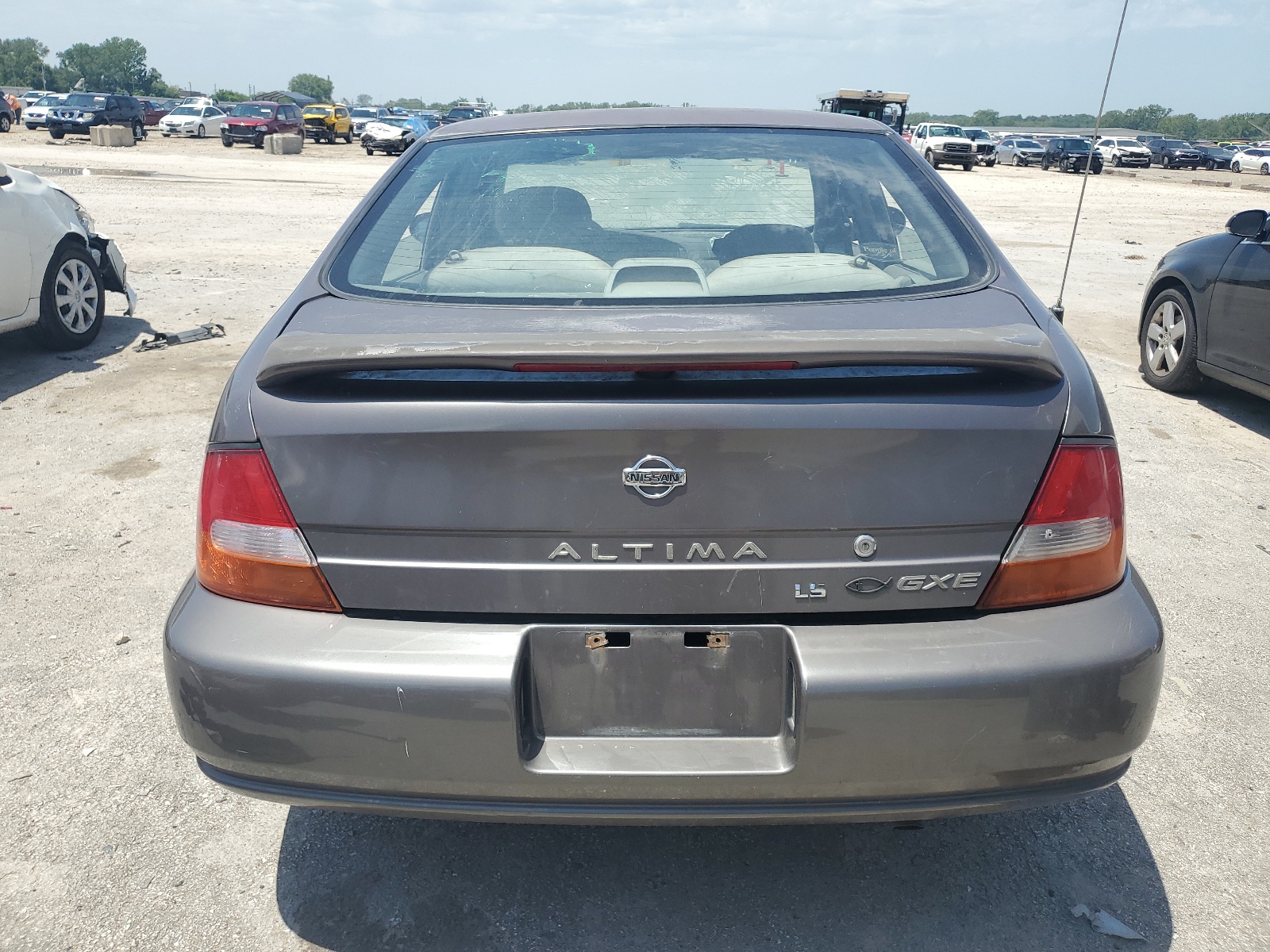 1N4DL01D4WC117619 1998 Nissan Altima Xe