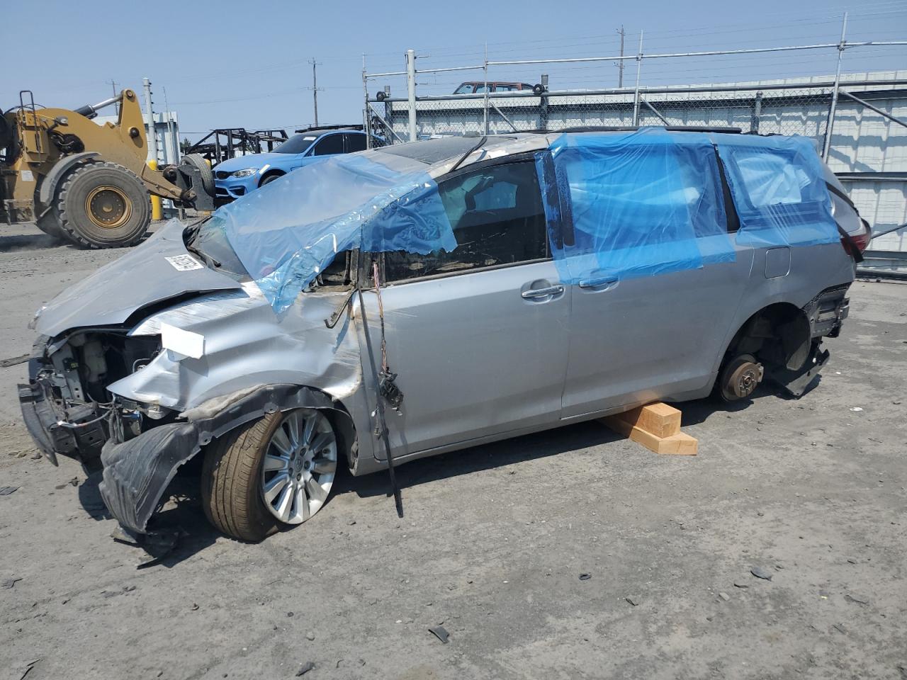 5TDDK3DC5FS097686 2015 Toyota Sienna Xle